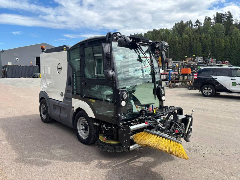 Mathieu MC-210 Azura Flex Street Sweeper - Varredora urbana: foto 2 Mathieu MC-210 Azura Flex Street Sweeper - Varredora urbana: foto 2