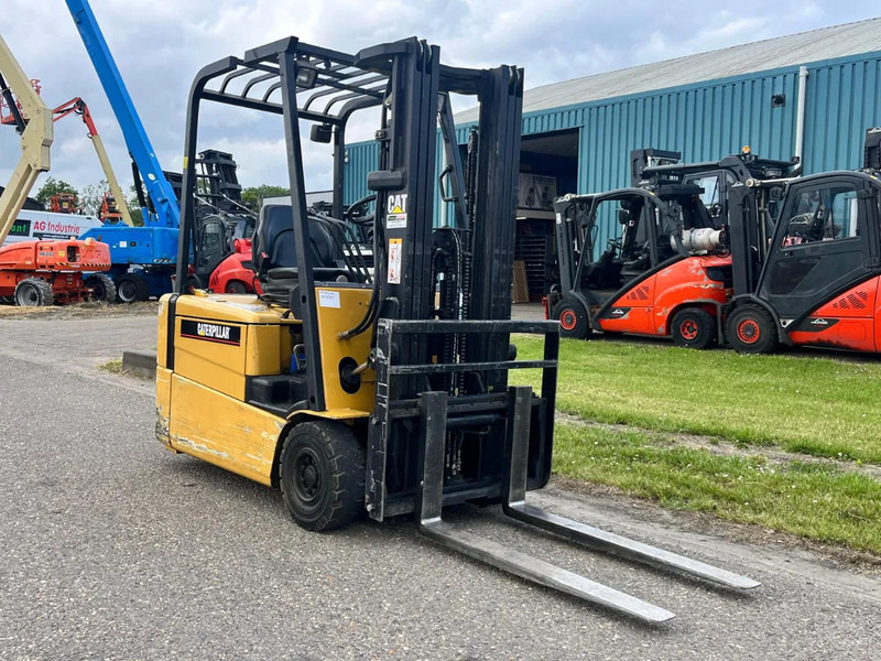 Caterpillar EP18KT - Empilhadeira elétrica: foto 3 Caterpillar EP18KT - Empilhadeira elétrica: foto 3