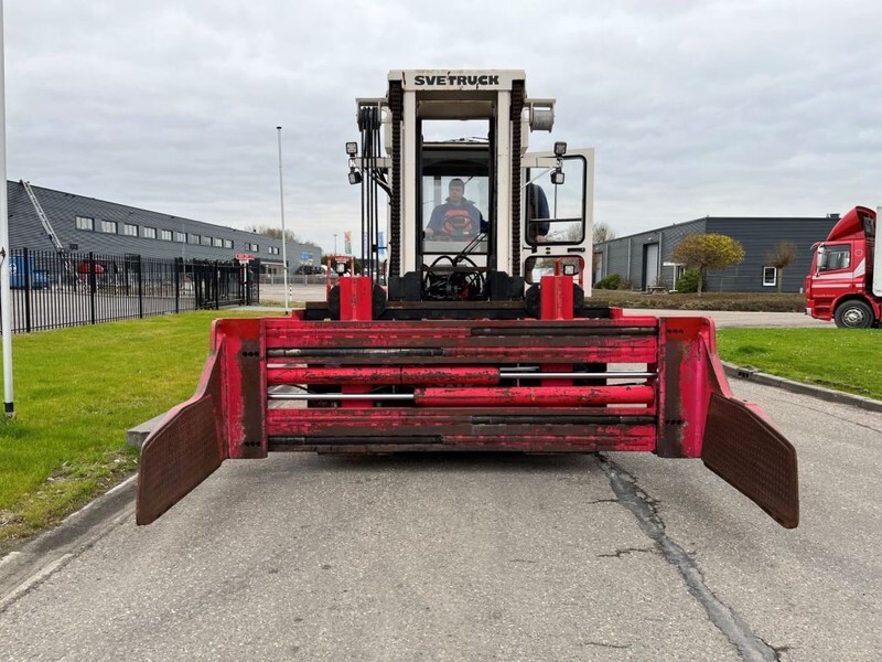 Bolzoni PULP BALE CLAMP P-1000-LS - Equipamento: foto 4 Bolzoni PULP BALE CLAMP P-1000-LS - Equipamento: foto 4