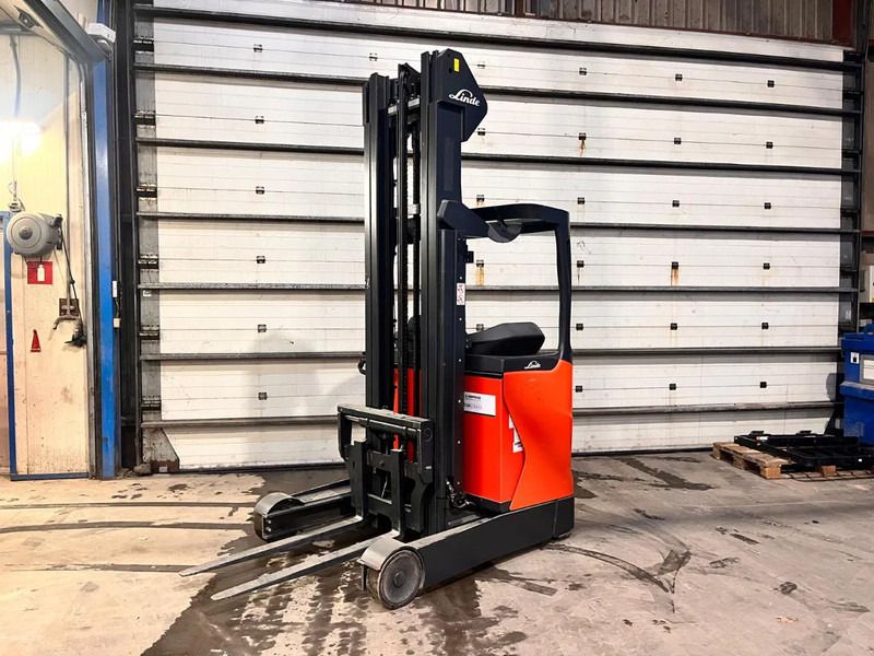 Linde R14-01 - Empilhador retráctil: foto 2 Linde R14-01 - Empilhador retráctil: foto 2