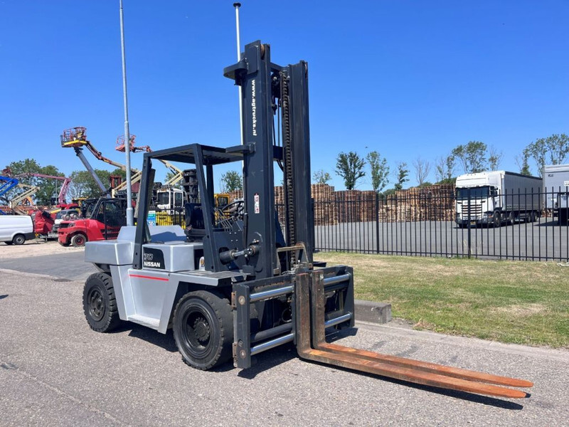 Nissan VF05H70U - Empilhadeira a diesel: foto 4 Nissan VF05H70U - Empilhadeira a diesel: foto 4