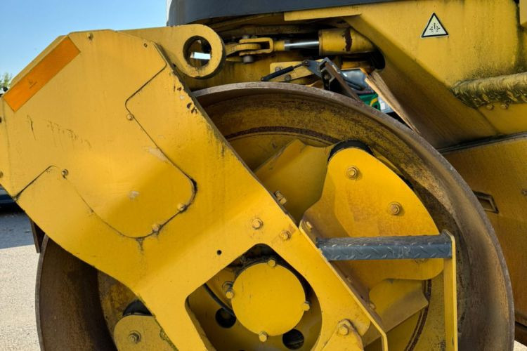 Compactador de asfalto BOMAG BW 184 AD: foto 7