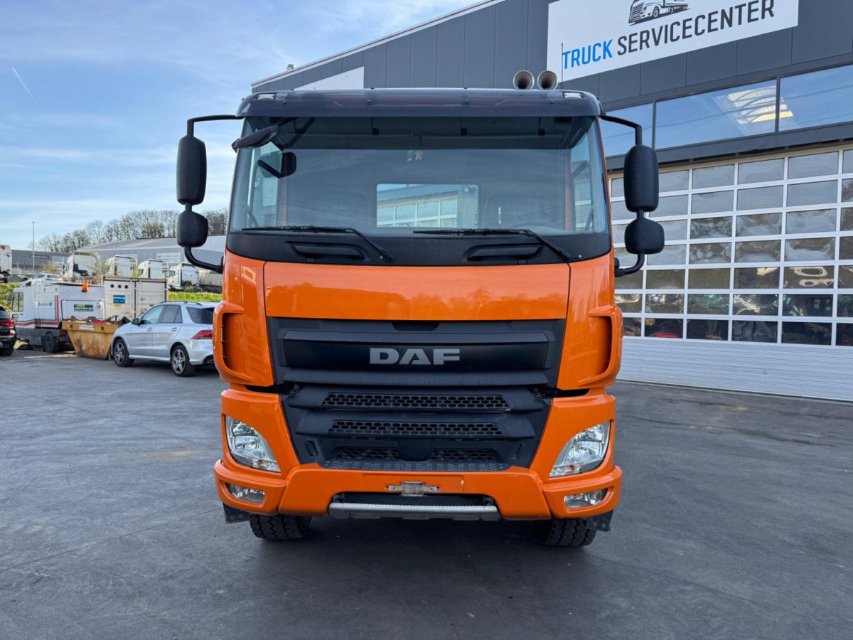 DAF CF440 8x4 Fahrgestell - Camião chassi: foto 2 DAF CF440 8x4 Fahrgestell - Camião chassi: foto 2