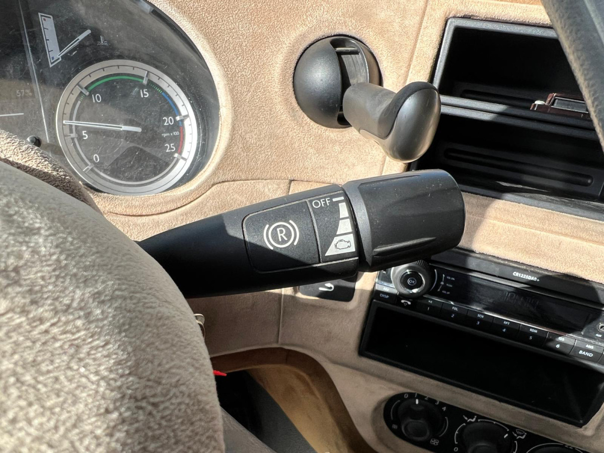 Camião de lona DAF XF510 6x2: foto 15