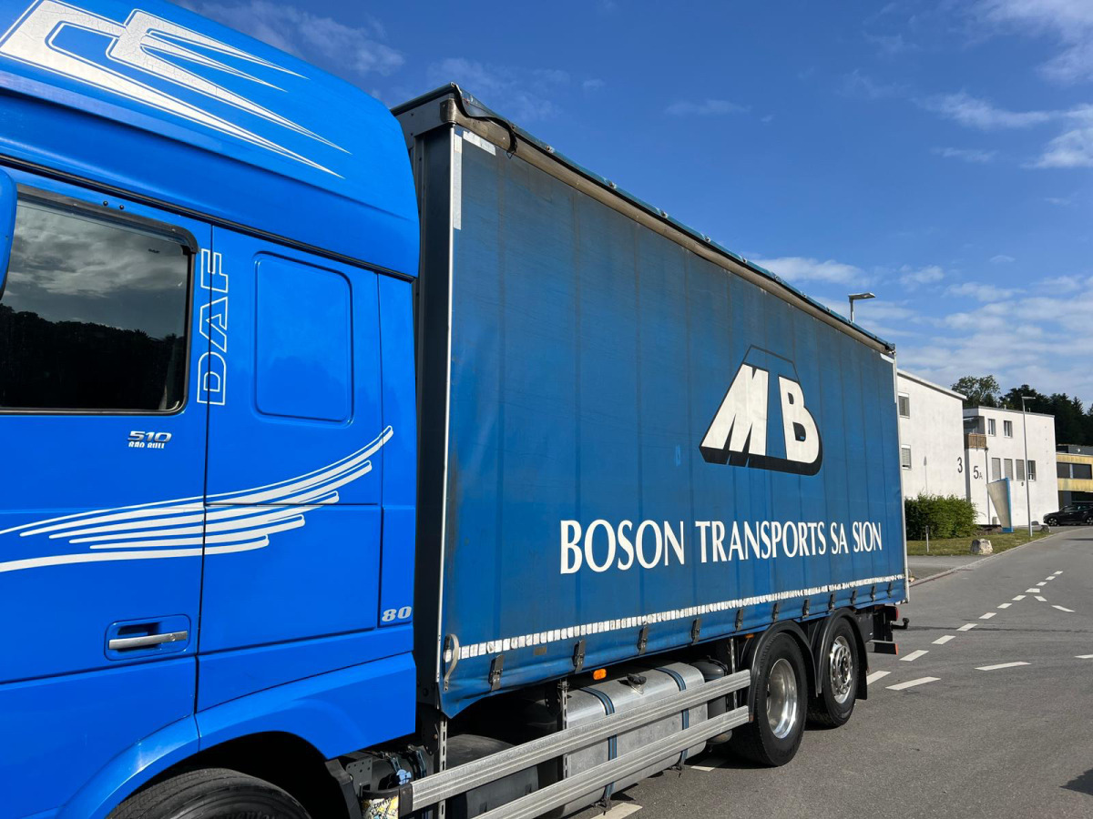 Camião de lona DAF XF510 6x2: foto 10