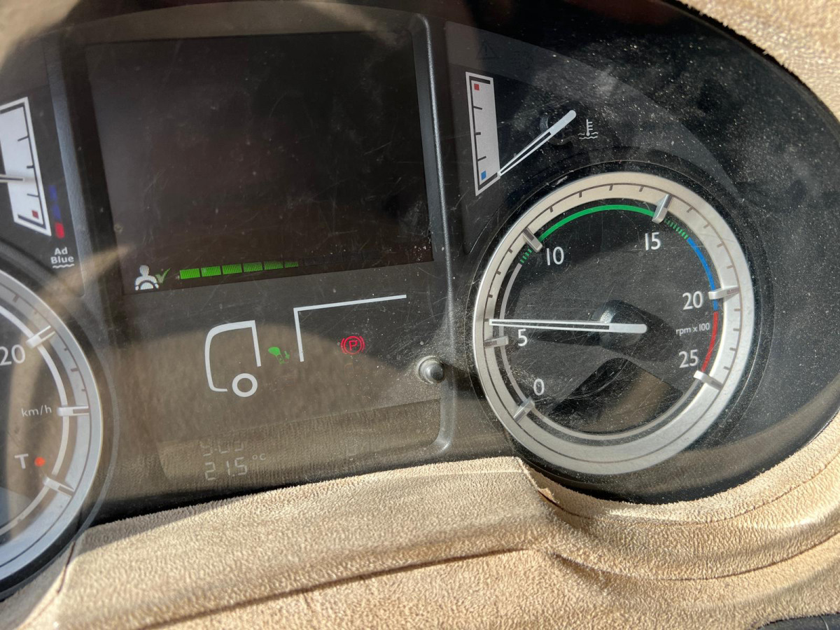 Camião de lona DAF XF510 6x2: foto 16