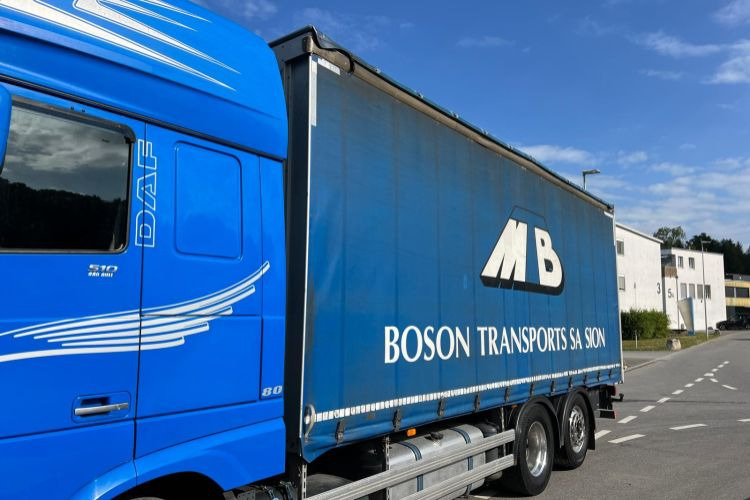 Camião de lona DAF XF510 6x2: foto 10