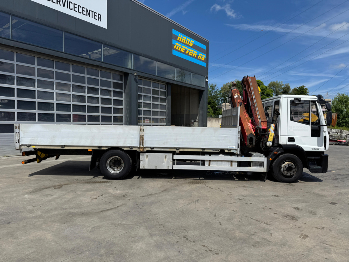 IVECO Eurocargo 160E28 Fassi 135-4 - Camião grua: foto 4 IVECO Eurocargo 160E28 Fassi 135-4 - Camião grua: foto 4