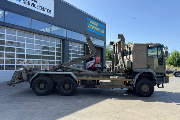 Iveco 260E44W 6x6 Hiab 26T - Camião polibenne: foto 4 Iveco 260E44W 6x6 Hiab 26T - Camião polibenne: foto 4