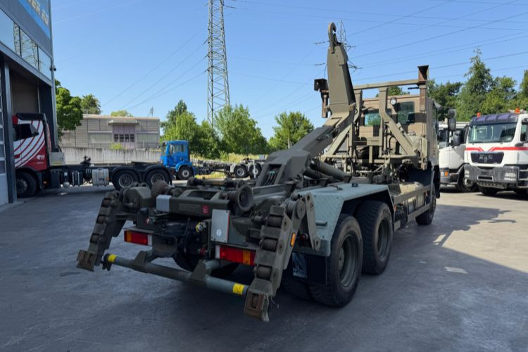 Iveco 260E44W 6x6 Hiab 26T - Camião polibenne: foto 5 Iveco 260E44W 6x6 Hiab 26T - Camião polibenne: foto 5