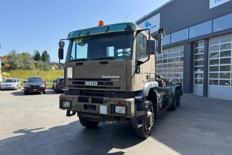 Iveco 260E44W 6x6 Hiab 26T - Camião polibenne: foto 1 Iveco 260E44W 6x6 Hiab 26T - Camião polibenne: foto 1