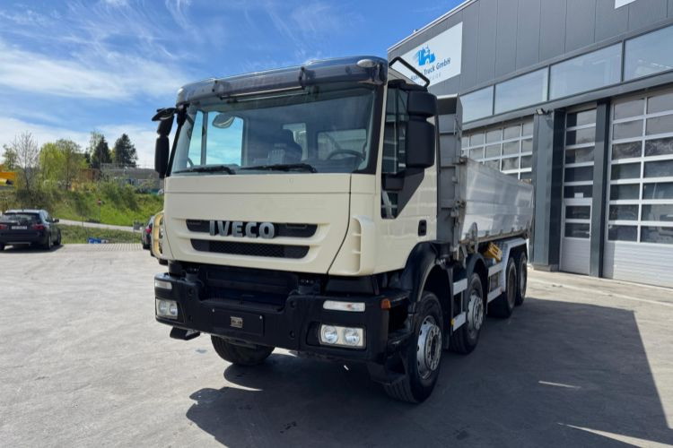 Iveco Trakker 450 8x4 - Camião basculante: foto 2 Iveco Trakker 450 8x4 - Camião basculante: foto 2