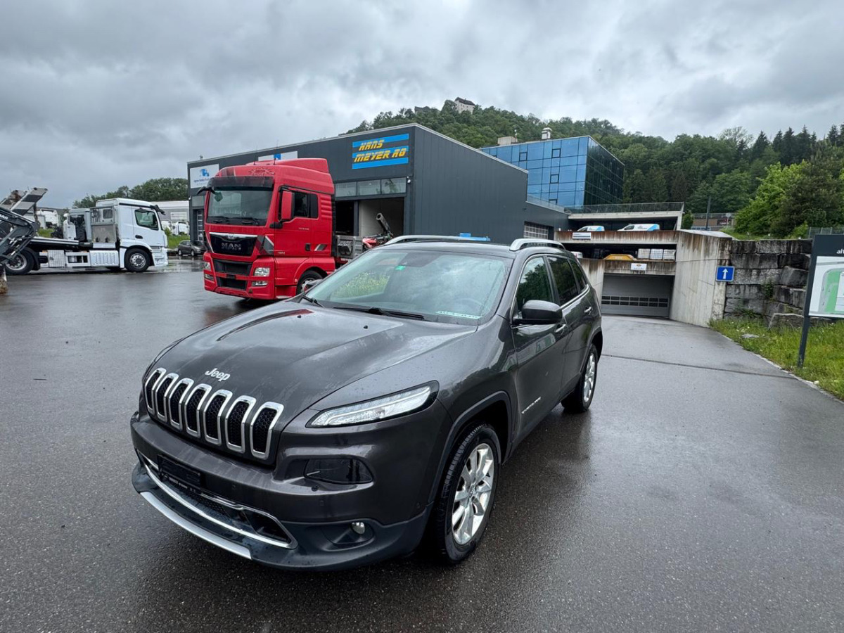 JEEP Cherokee 2.2 TD - SUV: foto 1 JEEP Cherokee 2.2 TD - SUV: foto 1