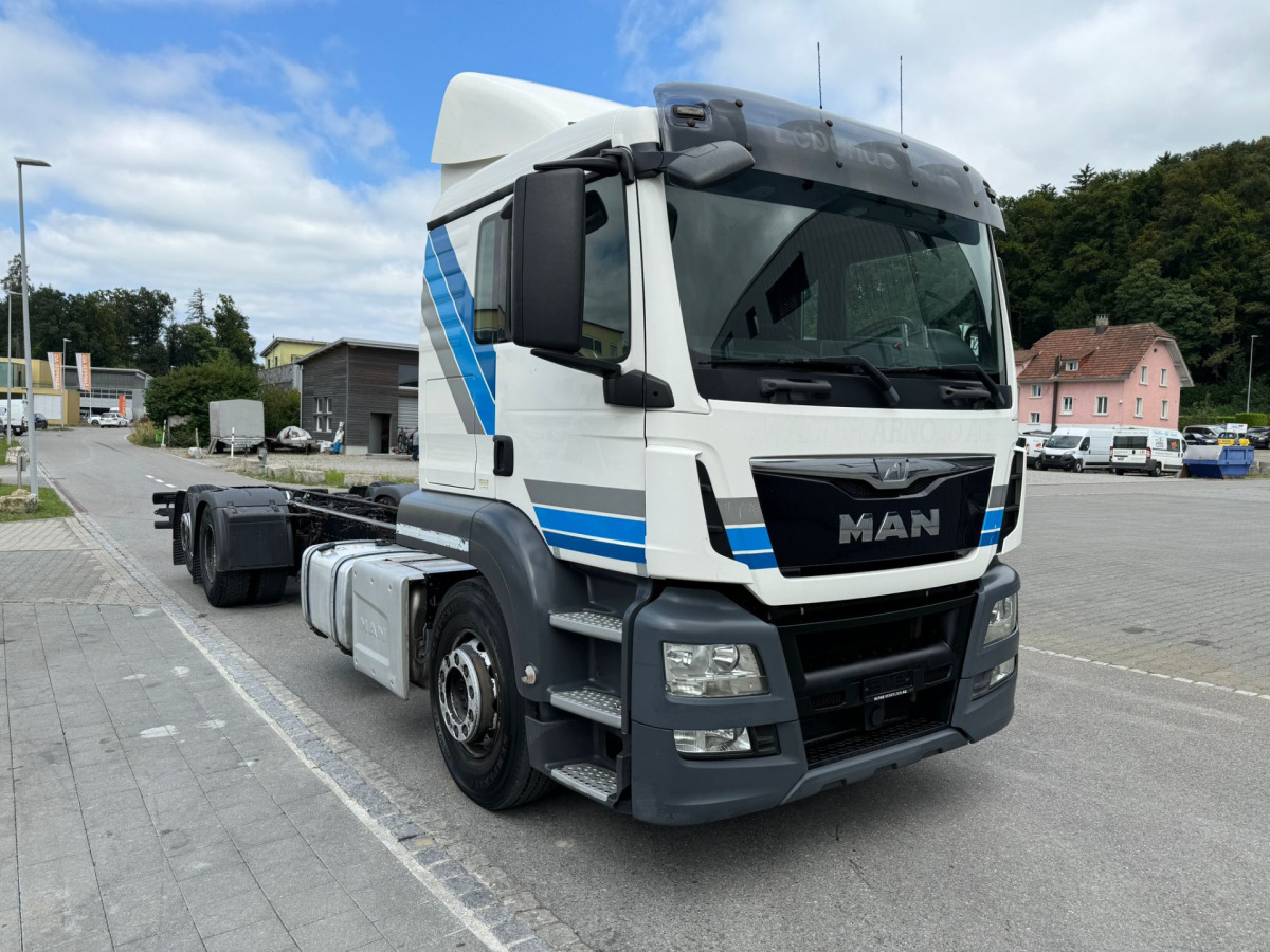 MAN TGS 26.440 6x2 Chassis - Camião chassi: foto 3 MAN TGS 26.440 6x2 Chassis - Camião chassi: foto 3