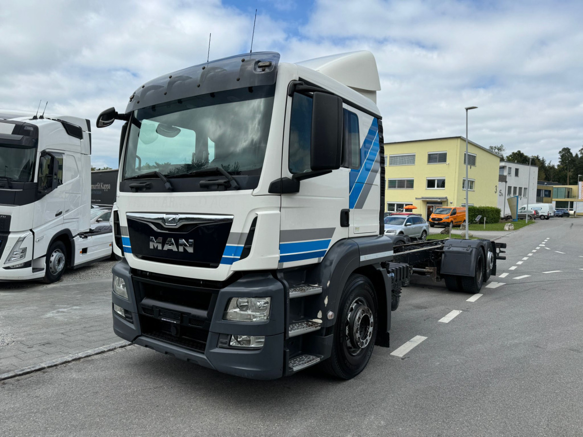 MAN TGS 26.440 6x2 Chassis - Camião chassi: foto 1 MAN TGS 26.440 6x2 Chassis - Camião chassi: foto 1