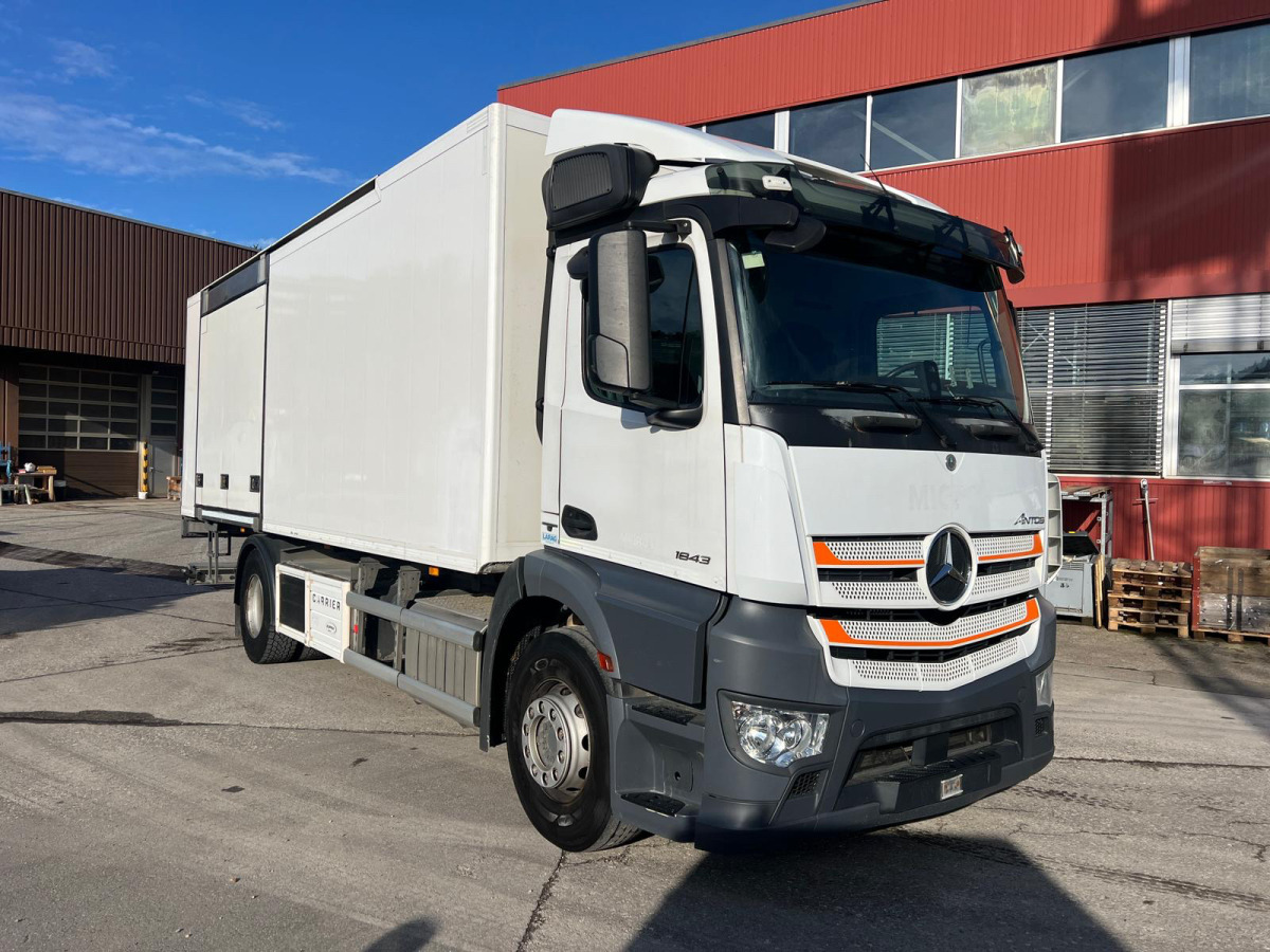 MERCEDES 4x Antos 1843 4x2 Kühler - Camião frigorífico: foto 3 MERCEDES 4x Antos 1843 4x2 Kühler - Camião frigorífico: foto 3
