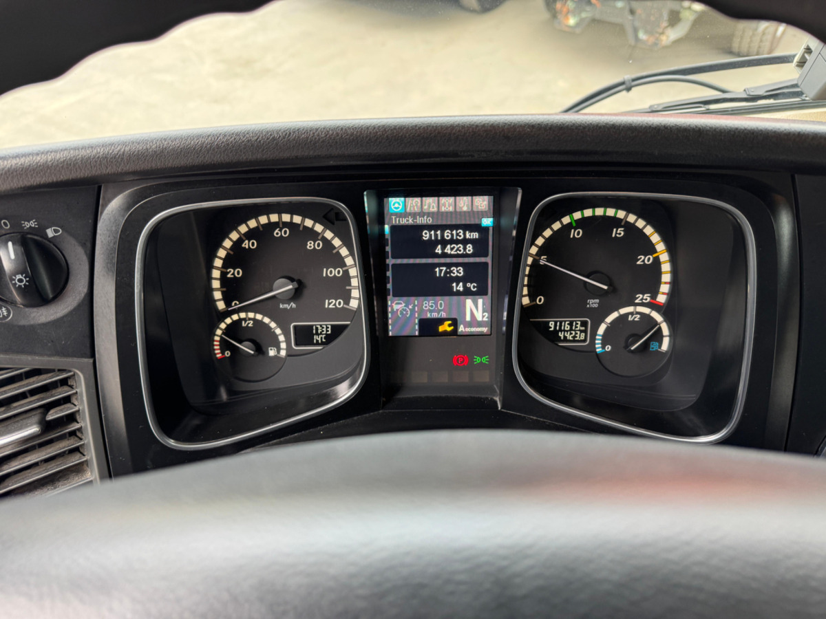 Camião chassi MERCEDES Actros 2545 6x2: foto 13