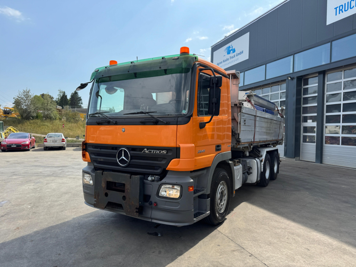 MERCEDES Actros 2641 6x4 Moser 3S Winterdienst - Camião basculante: foto 1 MERCEDES Actros 2641 6x4 Moser 3S Winterdienst - Camião basculante: foto 1