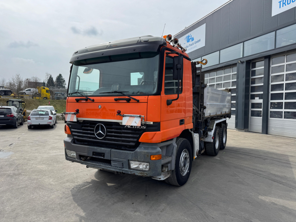 MERCEDES Actros 2653 V8 Hiab 135-4 - Camião grua: foto 3 MERCEDES Actros 2653 V8 Hiab 135-4 - Camião grua: foto 3