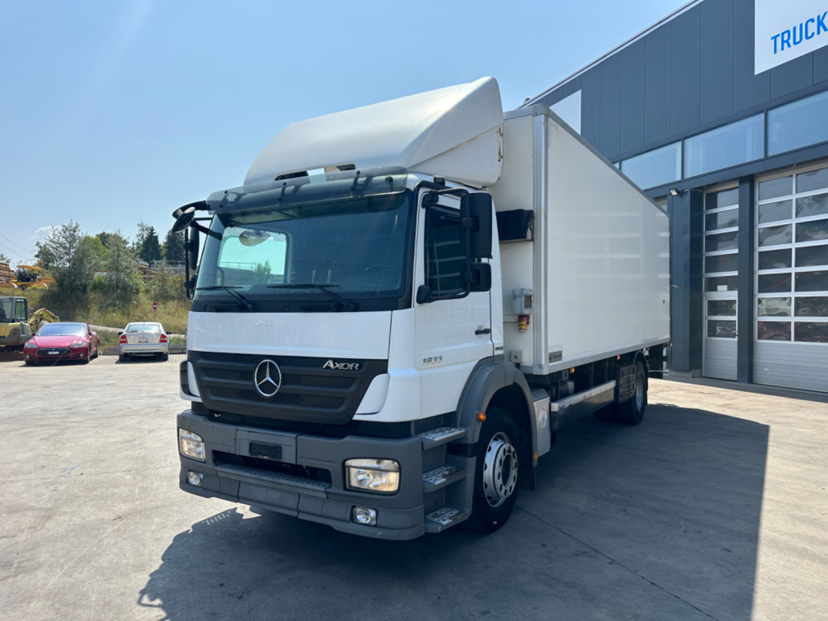 MERCEDES Axor 1833 4x2 Carrier Supra 850 Tiefkühler - Camião frigorífico: foto 1 MERCEDES Axor 1833 4x2 Carrier Supra 850 Tiefkühler - Camião frigorífico: foto 1