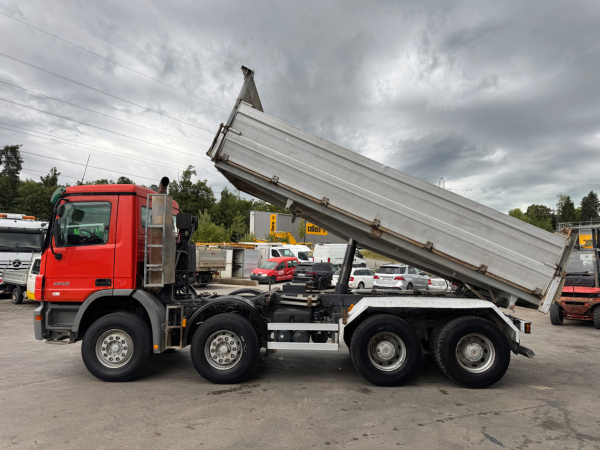 MERCEDES BENZ ACTROS 3246 C3390 - Camião basculante: foto 2 MERCEDES BENZ ACTROS 3246 C3390 - Camião basculante: foto 2