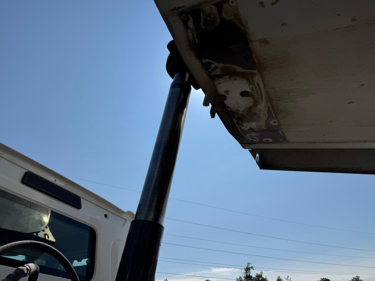 Camião basculante RENAULT C520 10x4 Kipper: foto 12