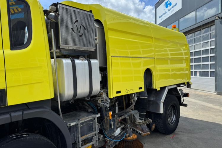 Varredora urbana Scania P320 4x2 Valmetal Kehrmaschine: foto 10