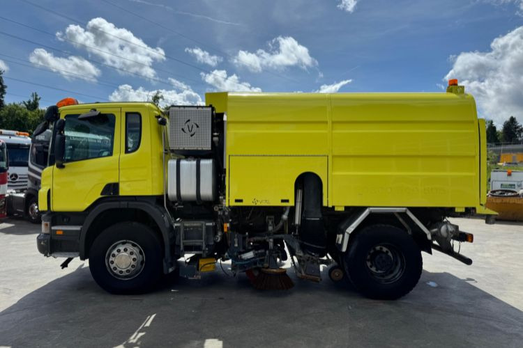 Varredora urbana Scania P320 4x2 Valmetal Kehrmaschine: foto 8