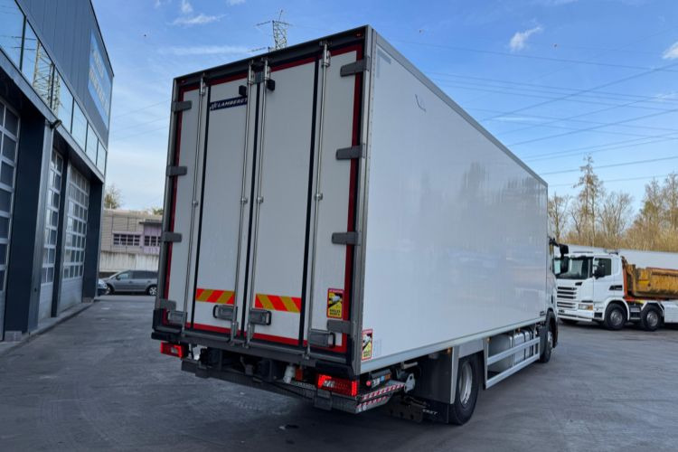 Scania R450 4x2 Isotherm - Camião isotérmico: foto 5 Scania R450 4x2 Isotherm - Camião isotérmico: foto 5