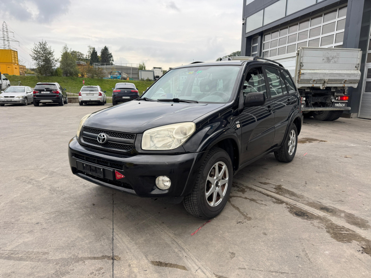 TOYOTA RAV4 2.0 4x4 - Automóvel: foto 1 TOYOTA RAV4 2.0 4x4 - Automóvel: foto 1