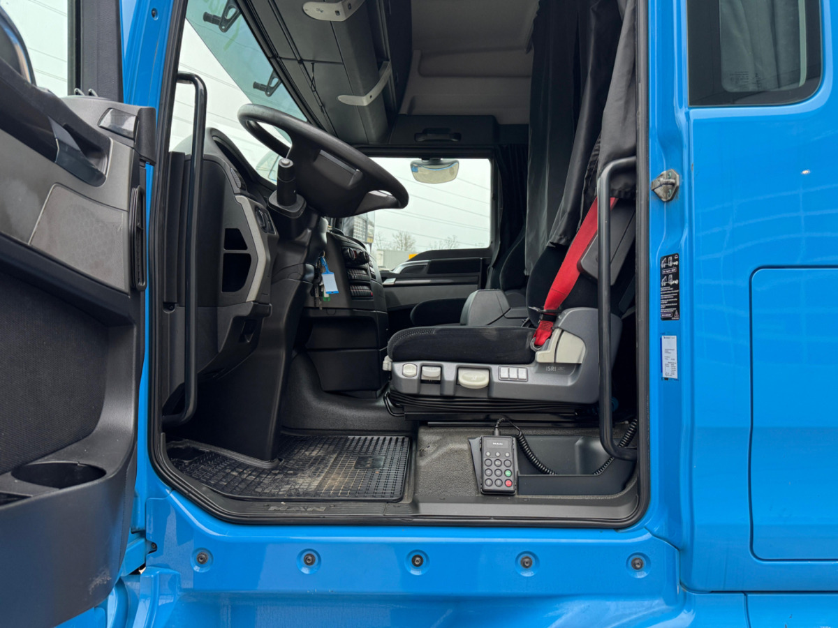 Tractor MAN TGX 33.520 6x4: foto 12