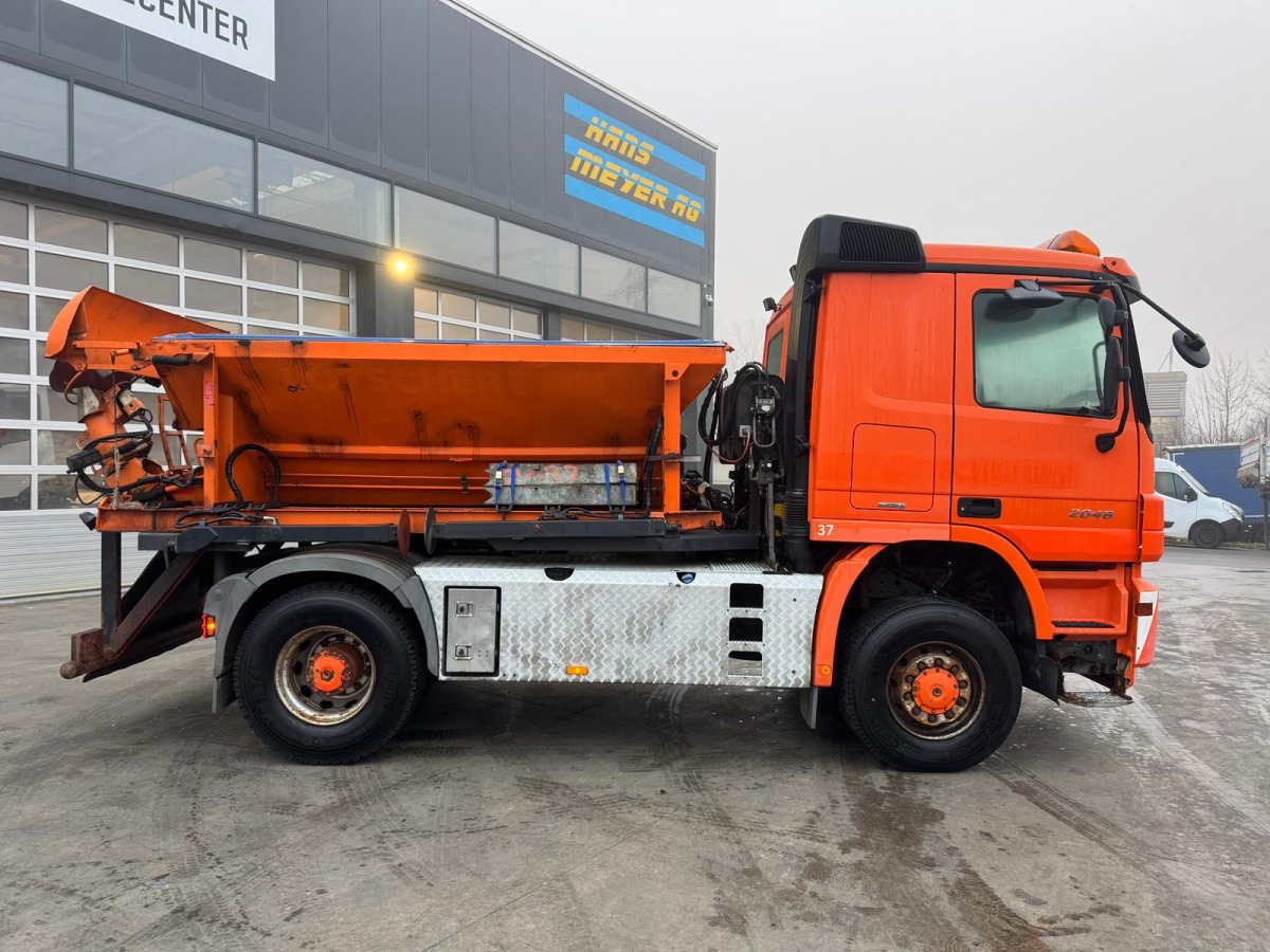 MERCEDES Actros 2048 4x4 Winterdienst - Tractor: foto 4 MERCEDES Actros 2048 4x4 Winterdienst - Tractor: foto 4
