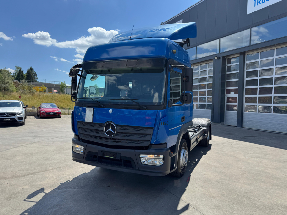 MERCEDES Atego 1330 4x2 - Tractor: foto 1 MERCEDES Atego 1330 4x2 - Tractor: foto 1
