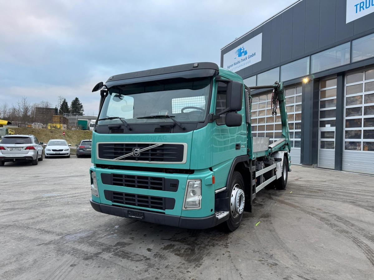 VOLVO FM-400 4x2 UT GIGANT 18T - Camião multibenne: foto 1 VOLVO FM-400 4x2 UT GIGANT 18T - Camião multibenne: foto 1