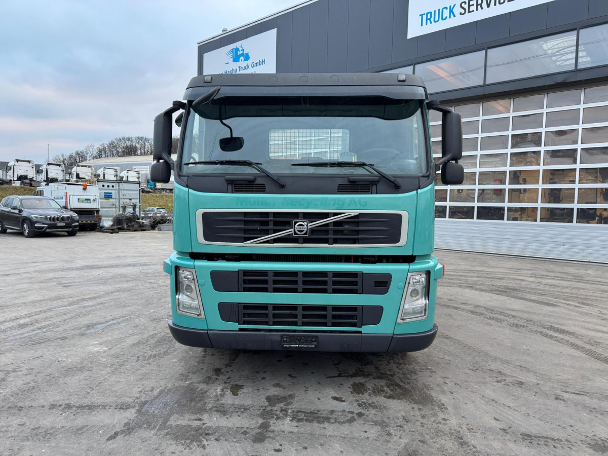 VOLVO FM-400 4x2 UT GIGANT 18T - Camião multibenne: foto 2 VOLVO FM-400 4x2 UT GIGANT 18T - Camião multibenne: foto 2