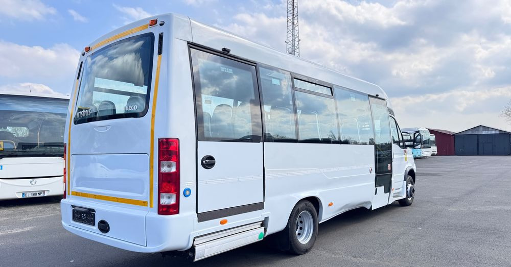 Irisbus Iveco / DURISOTTI / -28miejsc /euro5/ mała klima / winda / 114000 zł netto - Minibus, Furgão de passageiros: foto 4 Irisbus Iveco / DURISOTTI / -28miejsc /euro5/ mała klima / winda / 114000 zł netto - Minibus, Furgão de passageiros: foto 4