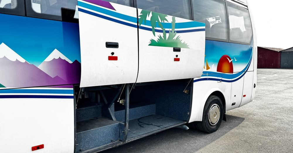 Temsa Opalin 9 / silnik MAN / KLIMA !!! / 39 miejsc / mały przebieg !!! / Cena 114000 zł netto - Autocarro: foto 4 Temsa Opalin 9 / silnik MAN / KLIMA !!! / 39 miejsc / mały przebieg !!! / Cena 114000 zł netto - Autocarro: foto 4