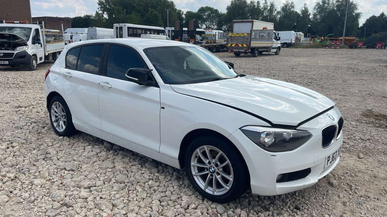 BMW 116D - Hatchback: foto 1 BMW 116D - Hatchback: foto 1