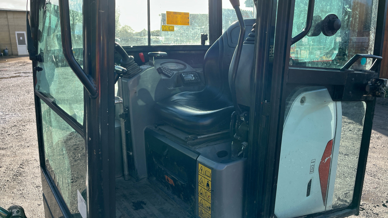 BOBCAT E17 - Mini escavadeira: foto 5 BOBCAT E17 - Mini escavadeira: foto 5