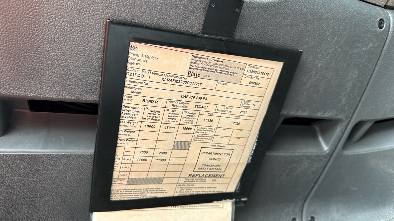 Camião de caixa aberta/ Plataforma DAF CF 230: foto 11