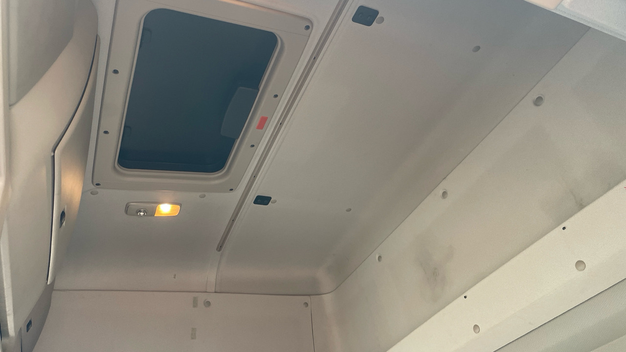 Camião de lona DAF CF 260: foto 16