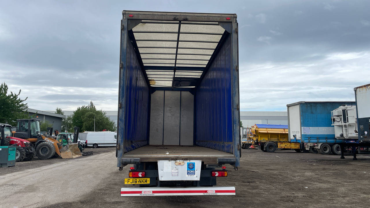Camião de lona DAF CF 260: foto 10