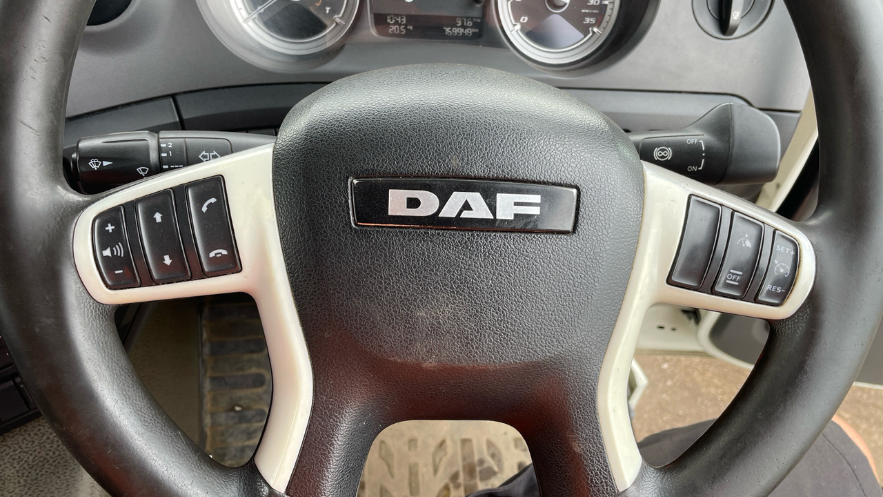 Camião de lona DAF CF 260: foto 19