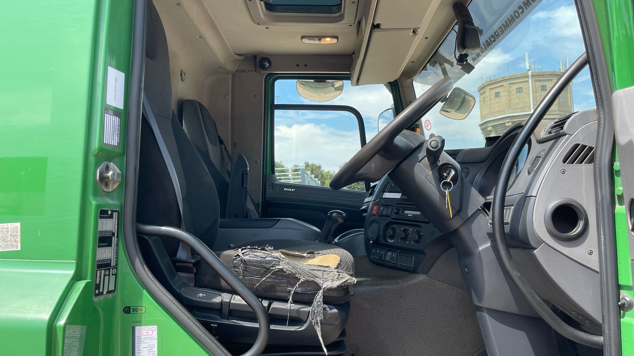 DAF CF 330 - Camião de caixa aberta/ Plataforma, Camião grua: foto 5 DAF CF 330 - Camião de caixa aberta/ Plataforma, Camião grua: foto 5