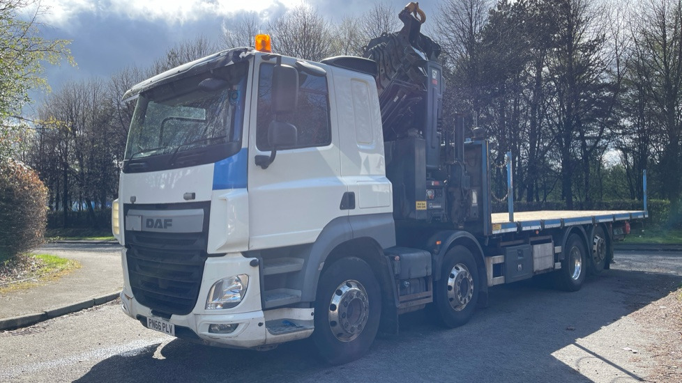 DAF CF 460 - Camião de caixa aberta/ Plataforma, Camião grua: foto 2 DAF CF 460 - Camião de caixa aberta/ Plataforma, Camião grua: foto 2