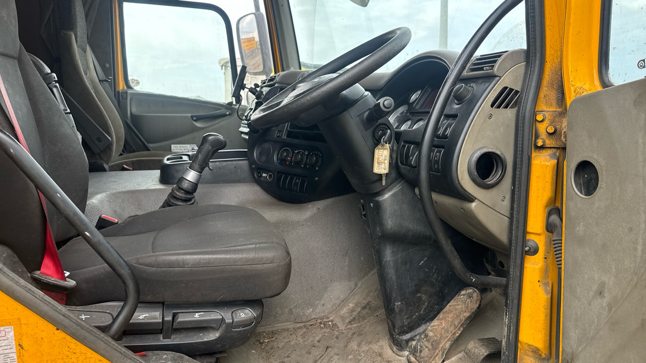 DAF CF 85.360 - Caminhão limpa fossa: foto 5 DAF CF 85.360 - Caminhão limpa fossa: foto 5