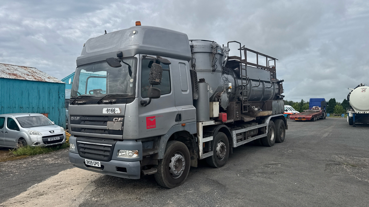 DAF CF 85.410 - Caminhão limpa fossa: foto 2 DAF CF 85.410 - Caminhão limpa fossa: foto 2