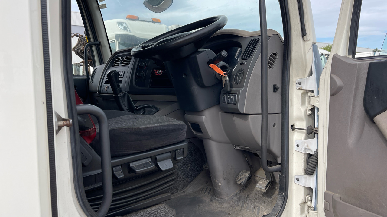 DAF LF 150 - Camião de lona: foto 5 DAF LF 150 - Camião de lona: foto 5