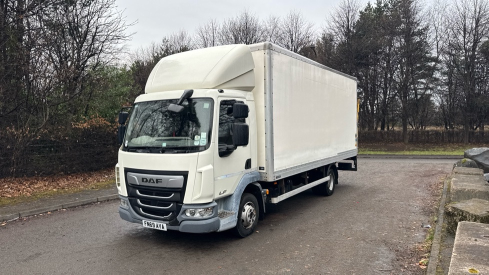 DAF LF 180 - Camião furgão: foto 2 DAF LF 180 - Camião furgão: foto 2