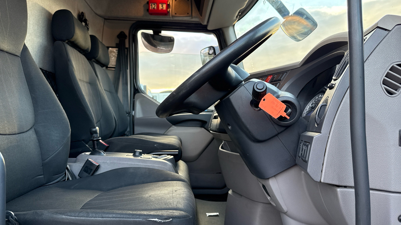 DAF LF 180 - Camião de lona: foto 5 DAF LF 180 - Camião de lona: foto 5